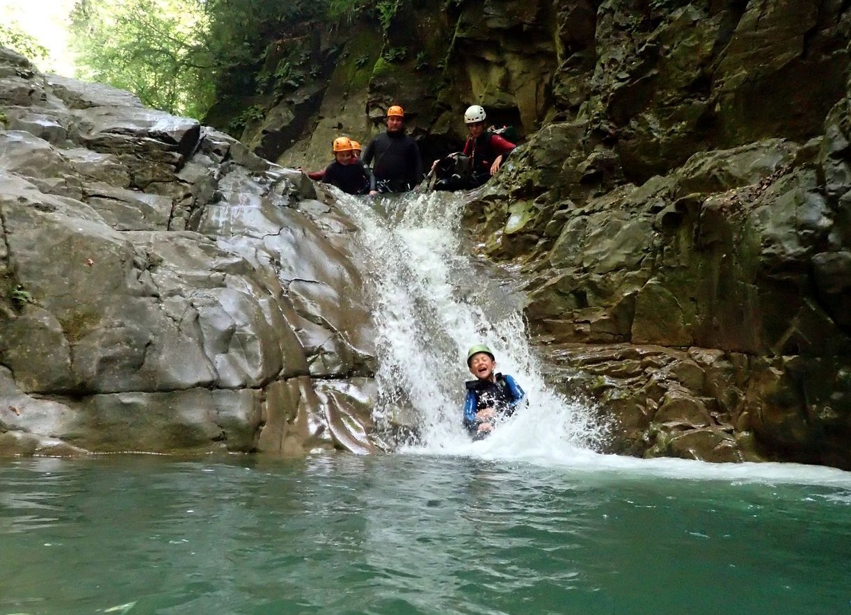 Canyoning en famille aussi dans le Mont Perdu