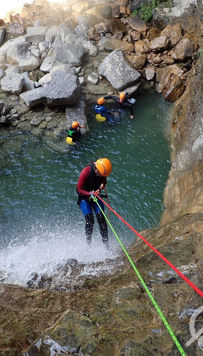Des rappel en famille dans le canyon de Furco