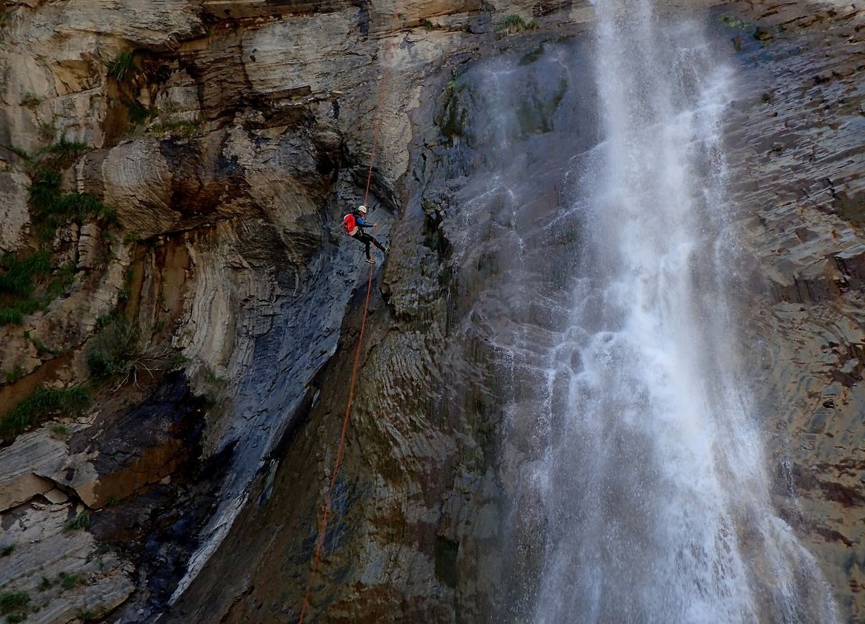 La grande cascade du Sorrosal dans les Pyrénées