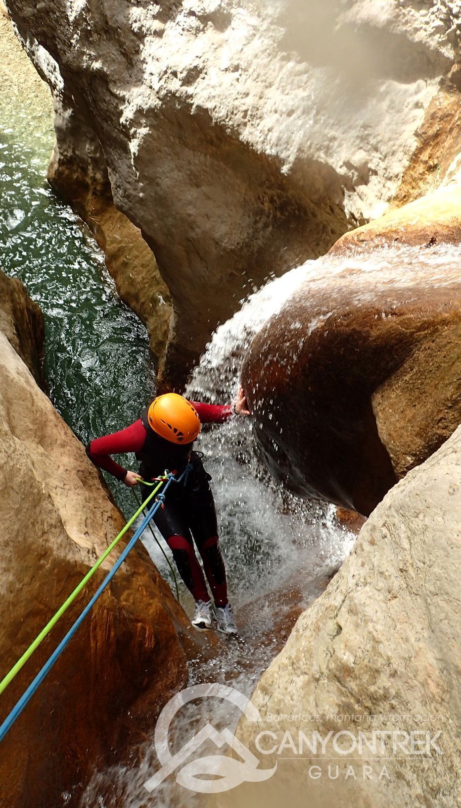Beau rappel dans le canyon du Formiga