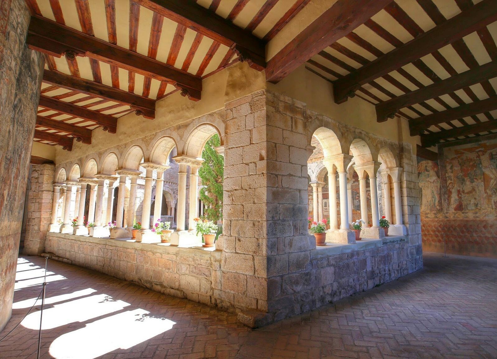 Cloître collégiale d'Alquezar