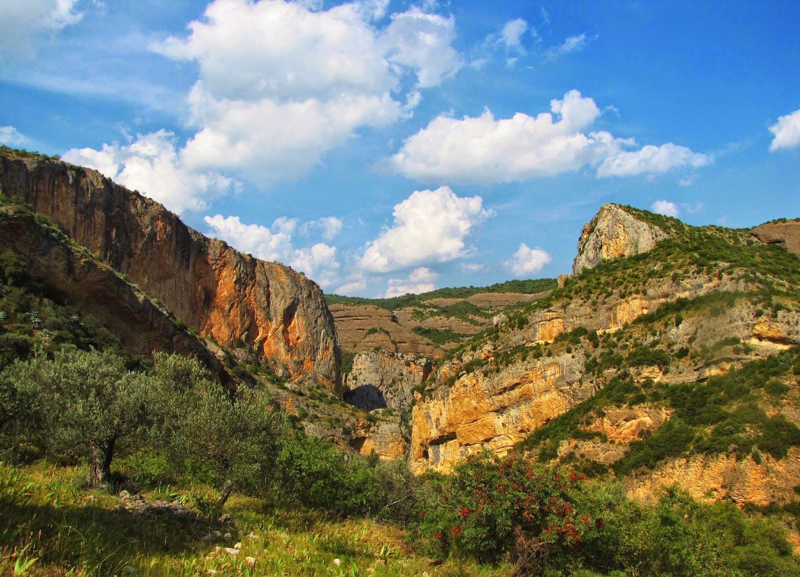 Le paysage autour Alquezar