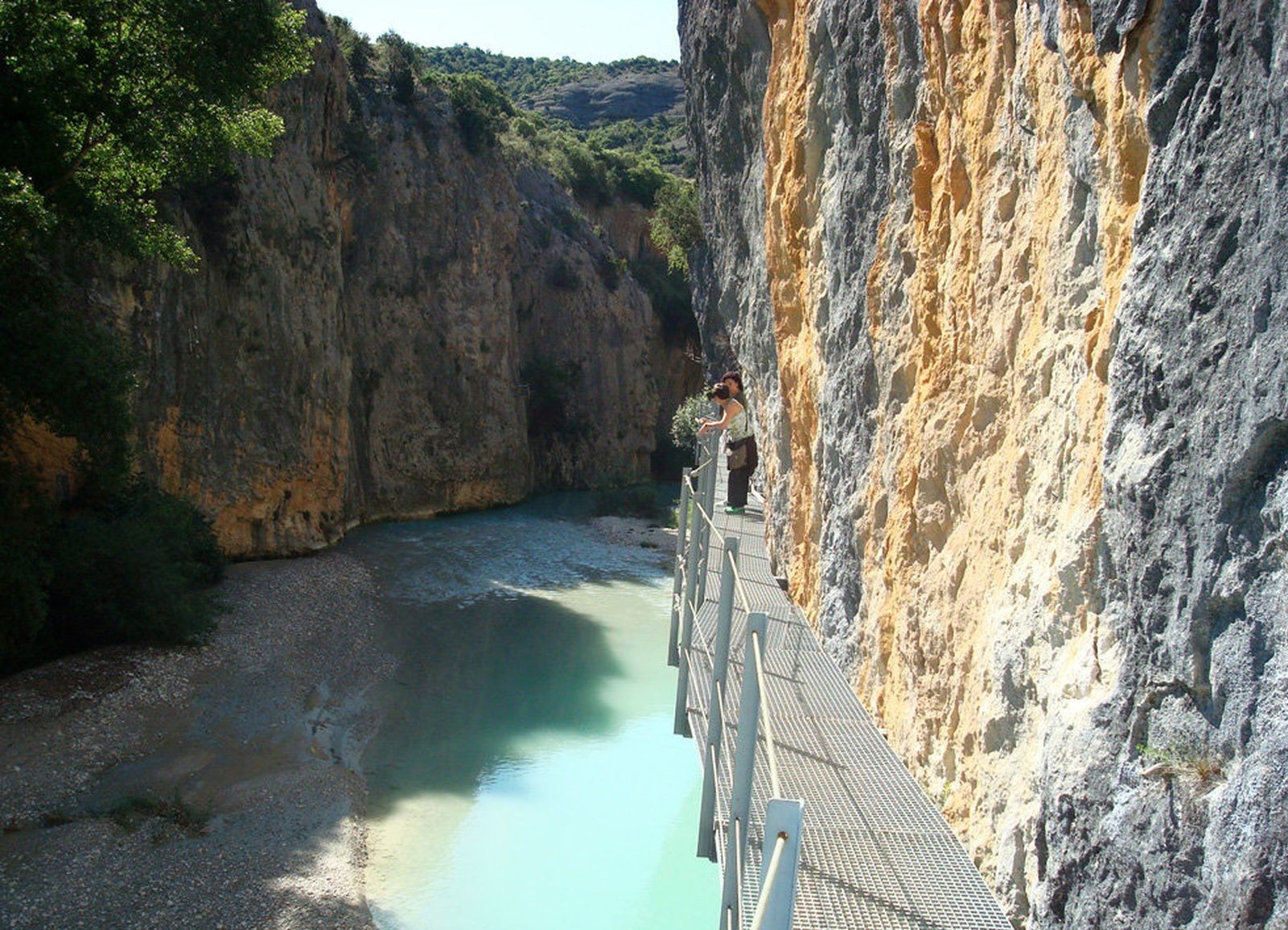 Passerelles suspendues sur le Rio Vero