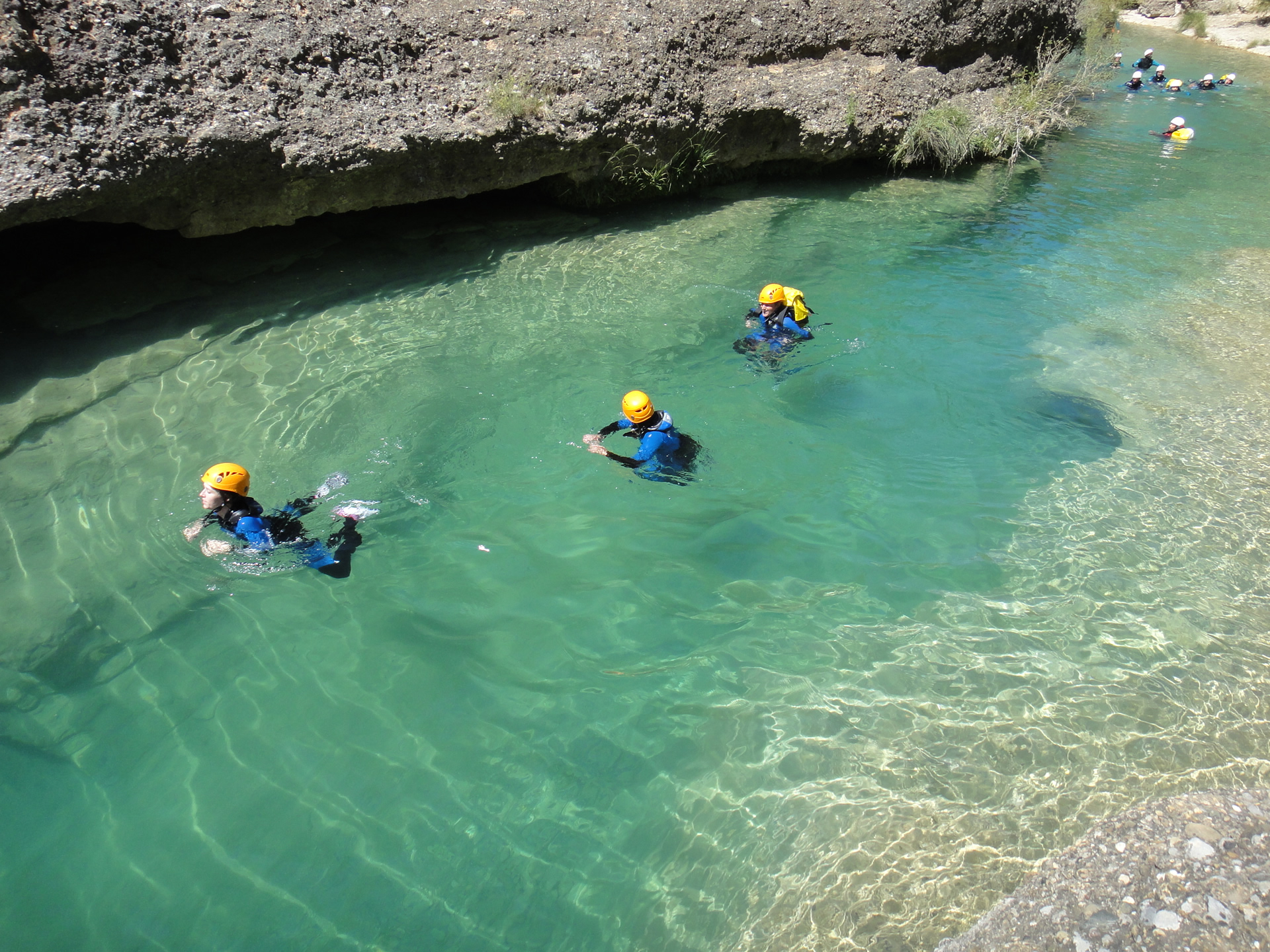 Nage dans les gorges en Espagne