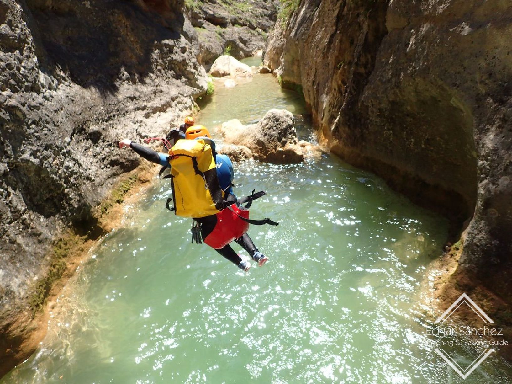 Le sauts, la partie la plus ludique en Canyoning en Sierra de Guara